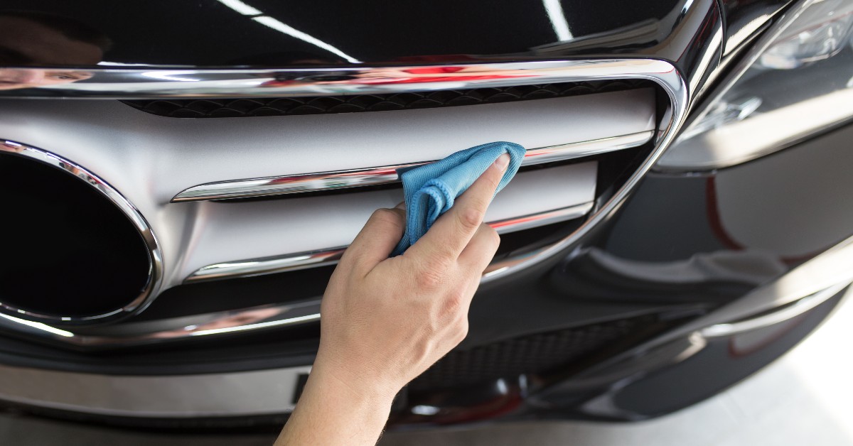 What is car detailing and the types of detailing services.